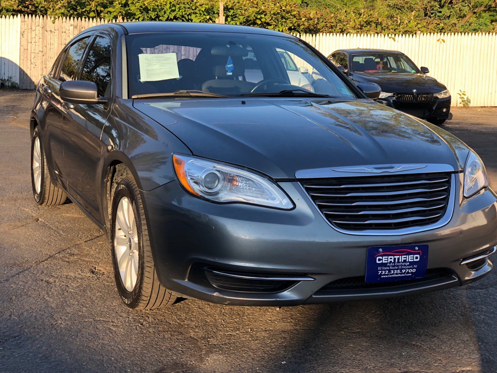 2012 Chrysler 200 Image 3
