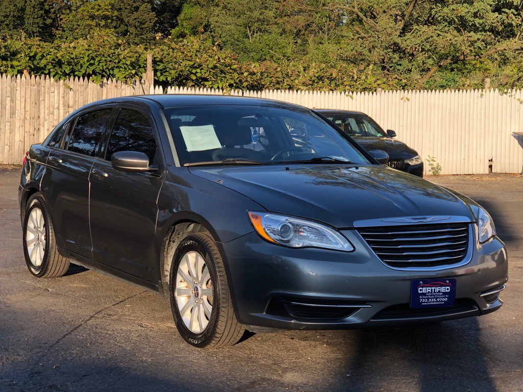 2012 Chrysler 200 Image 4