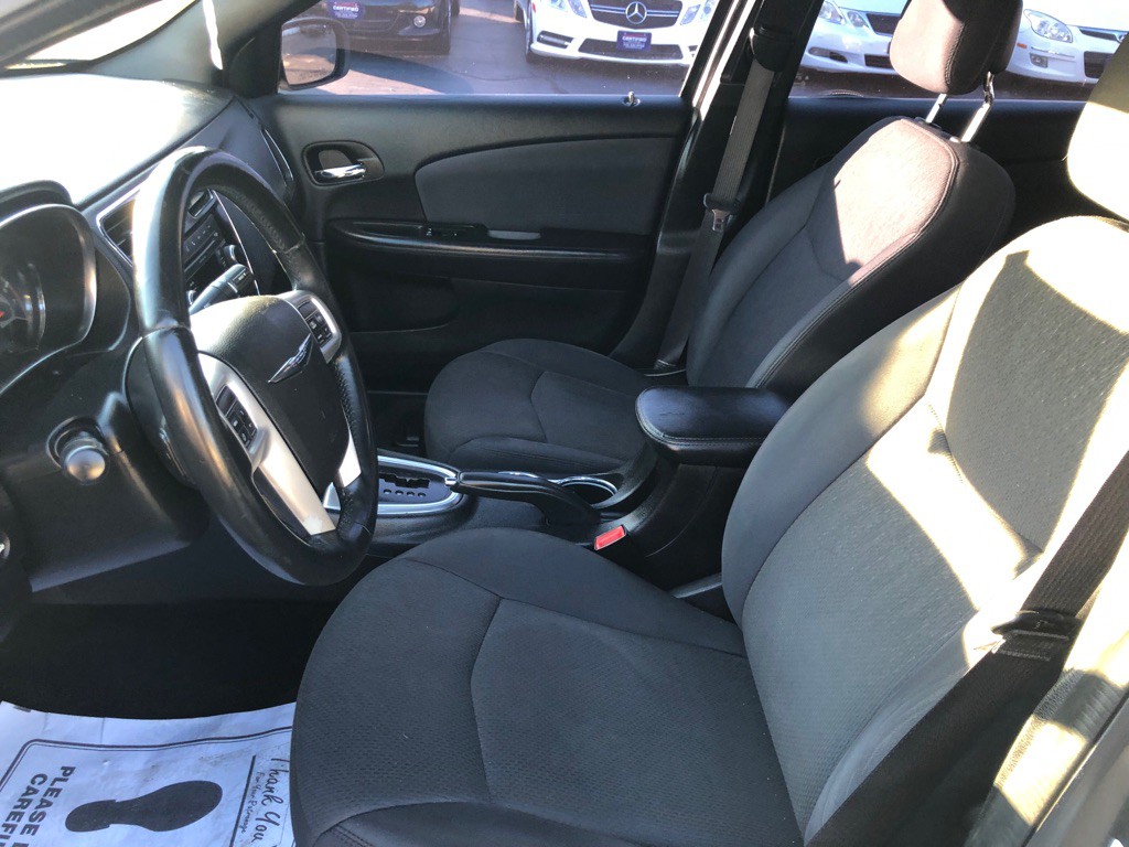 2012 Chrysler 200 Image 14