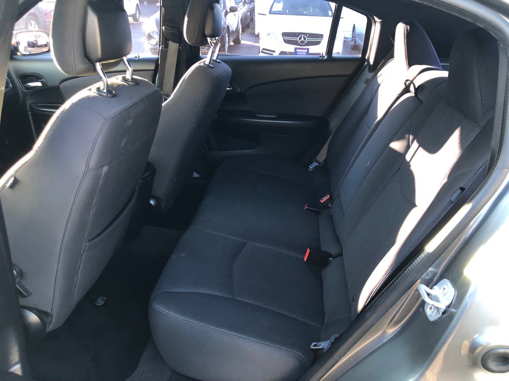 2012 Chrysler 200 Image 17