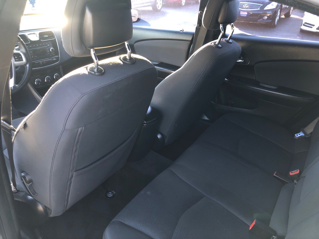 2012 Chrysler 200 Image 20