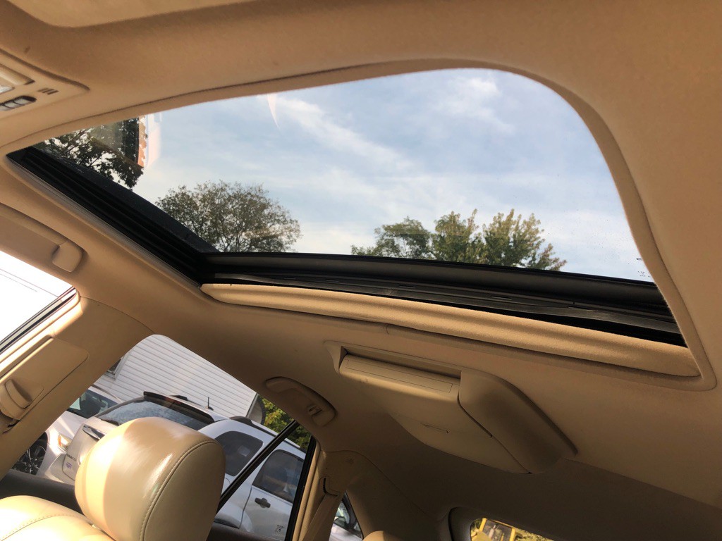 2005 Lexus RX Image 18