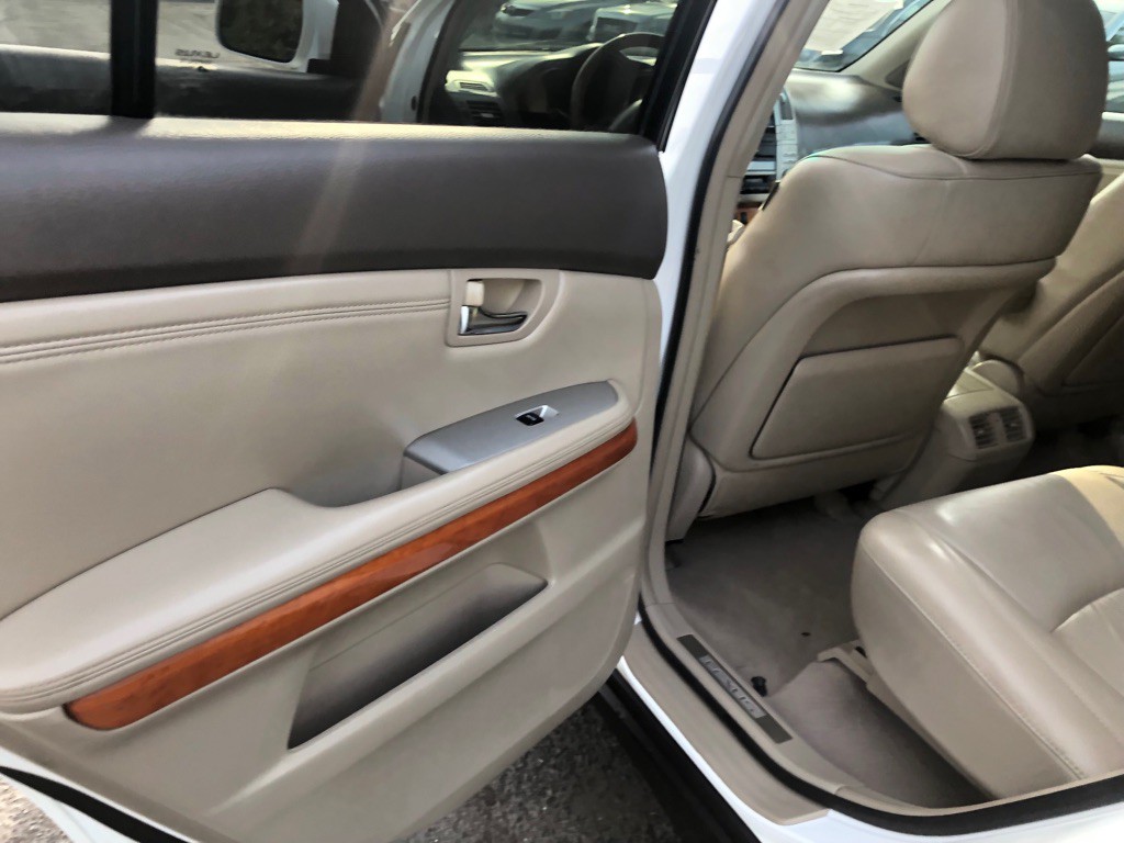 2005 Lexus RX Image 24