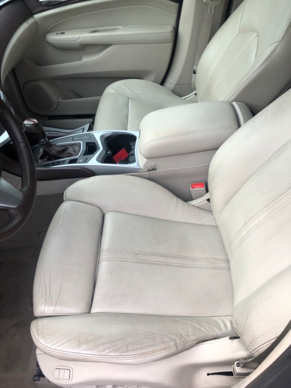 2010 Cadillac SRX Image 13