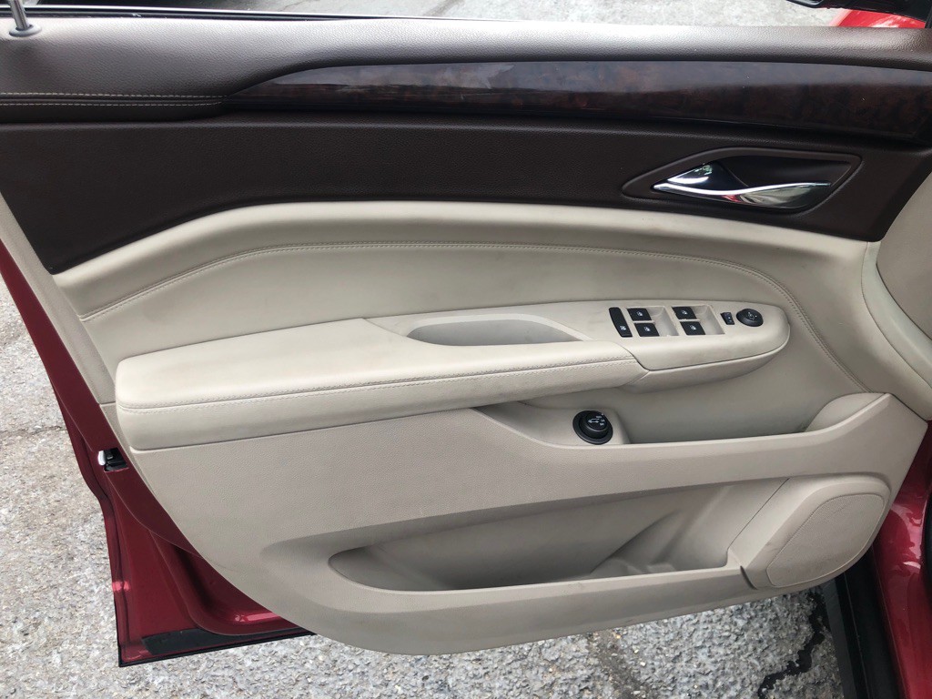 2010 Cadillac SRX Image 17