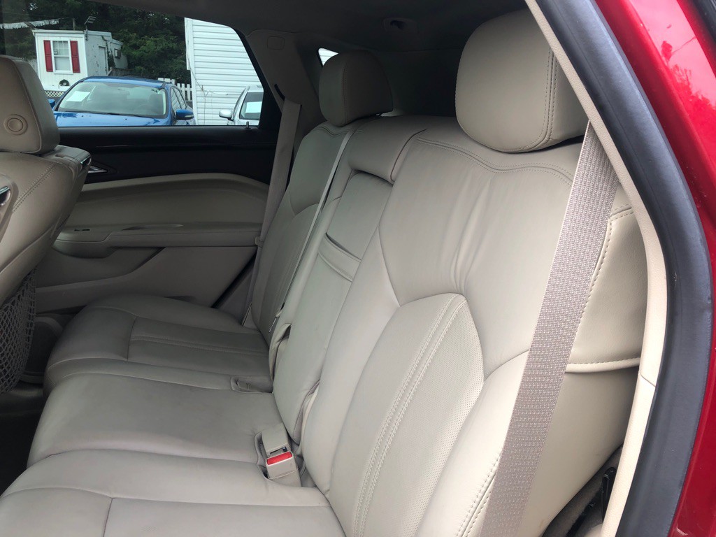 2010 Cadillac SRX Image 18