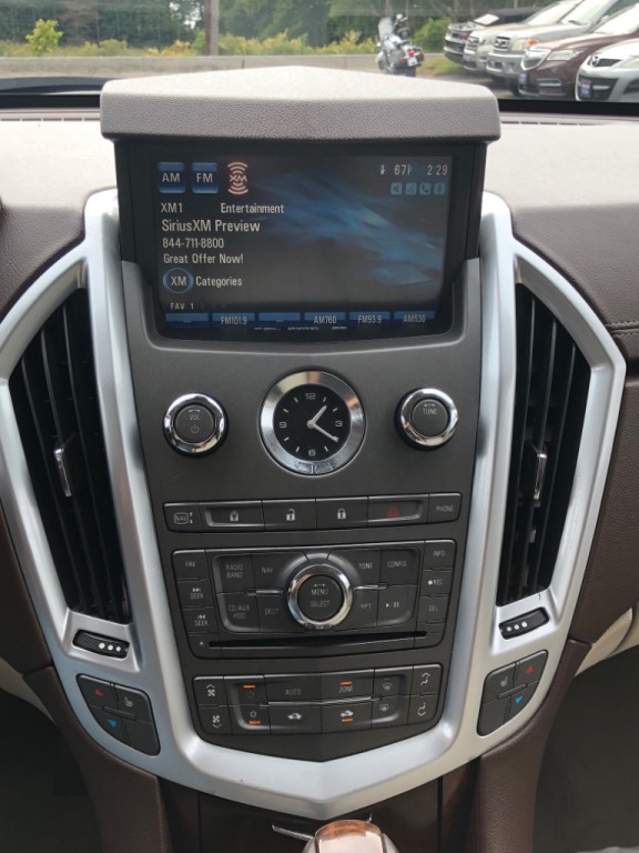 2010 Cadillac SRX Image 28