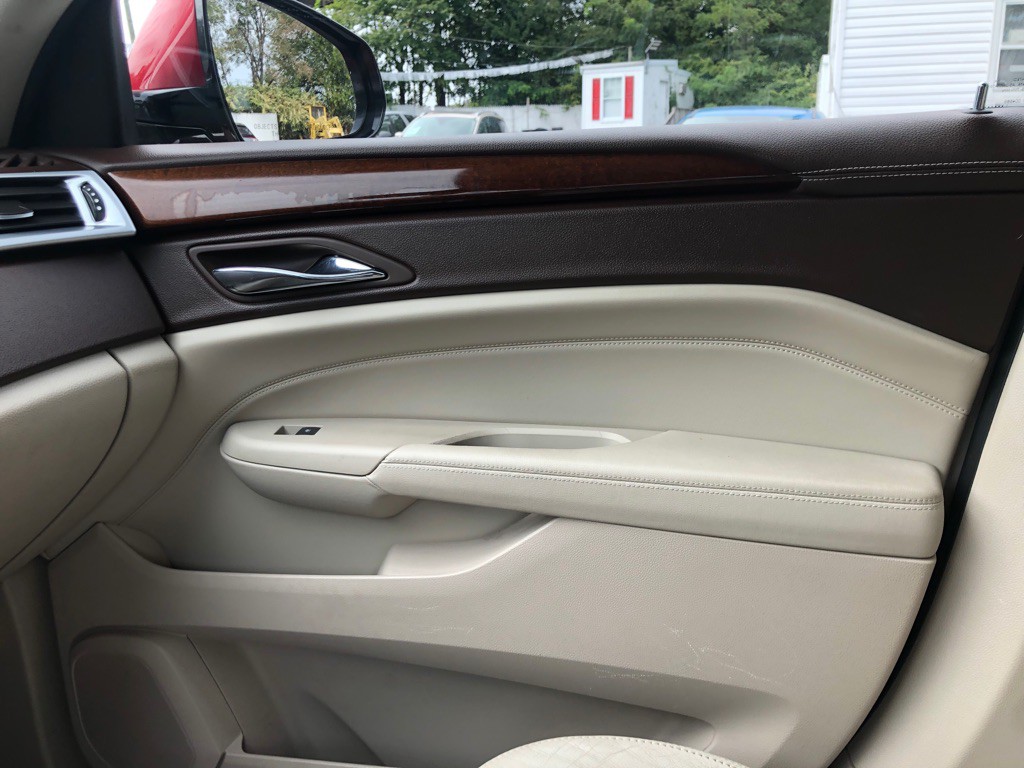 2010 Cadillac SRX Image 30