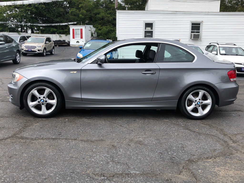 2011 BMW 1 Series Image 2
