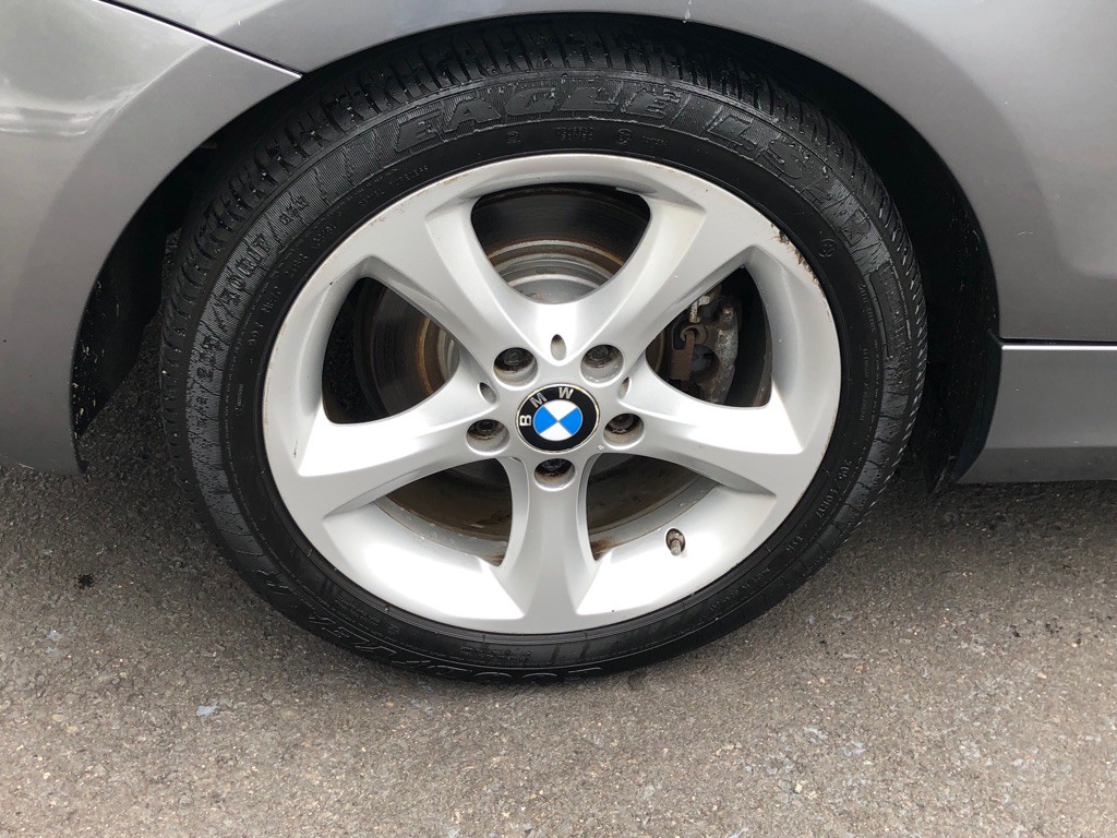 2011 BMW 1 Series Image 12
