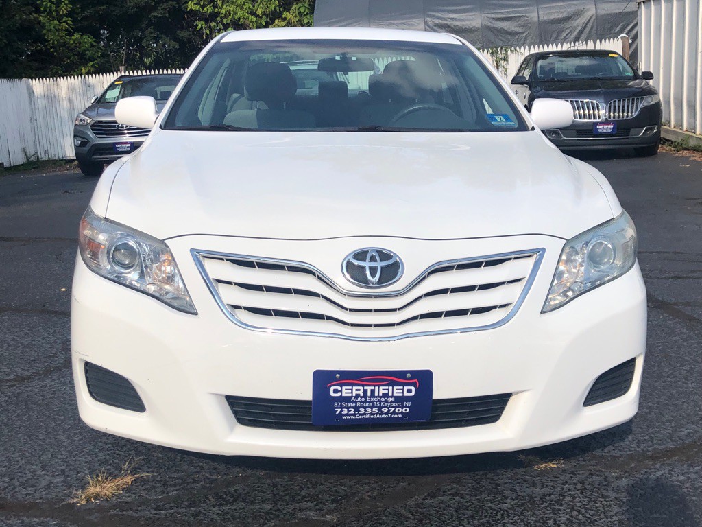 2010 Toyota Camry Image 2