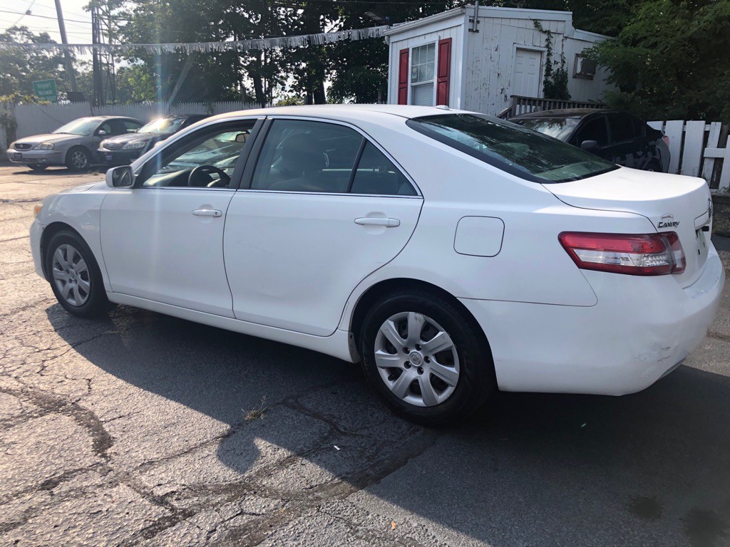 2010 Toyota Camry Image 5