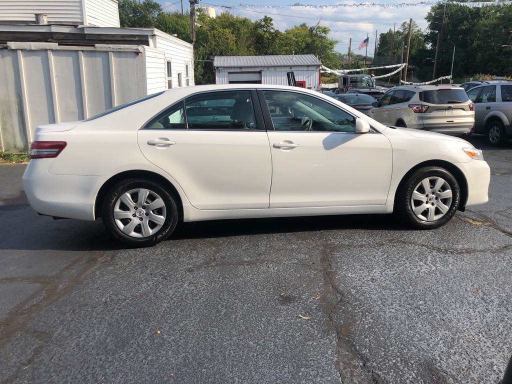 2010 Toyota Camry Image 8