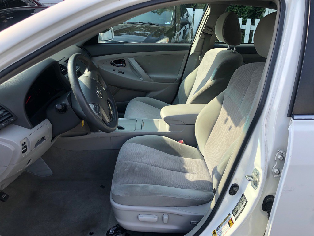 2010 Toyota Camry Image 11