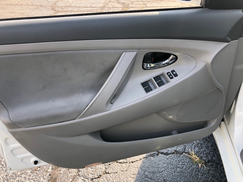 2010 Toyota Camry Image 15