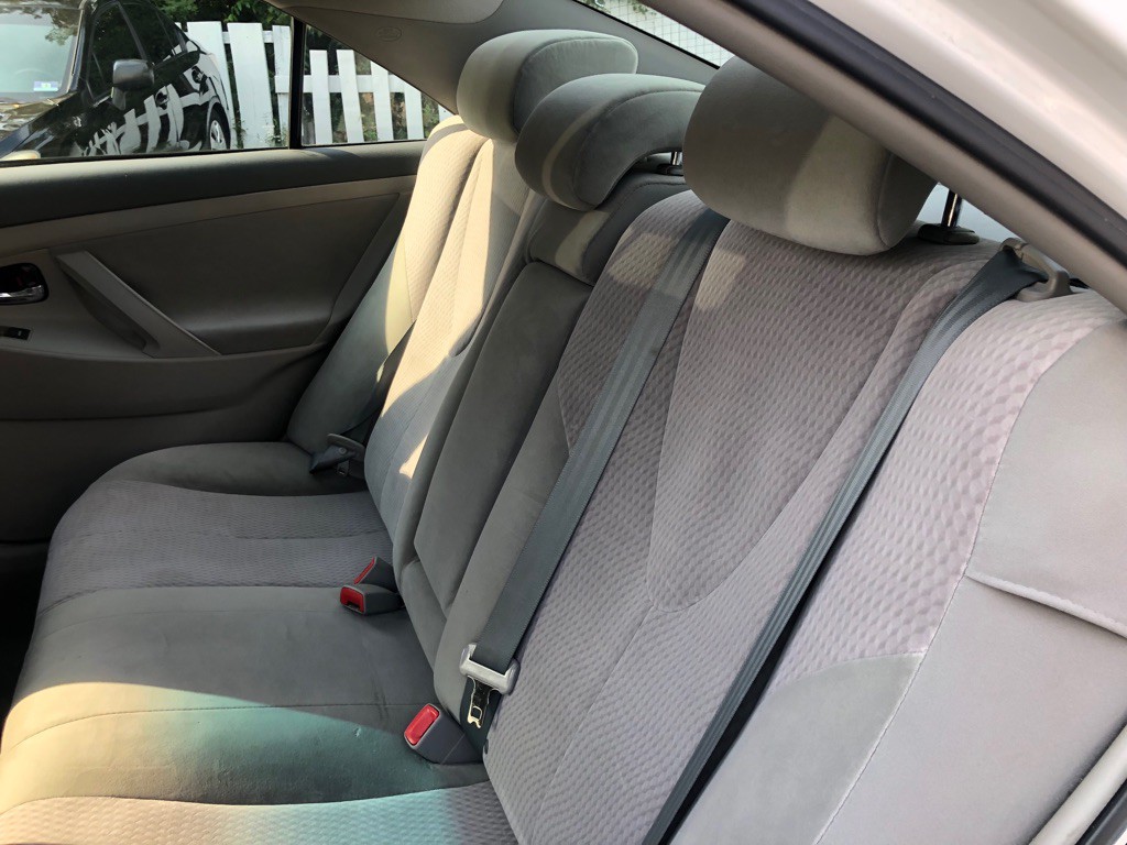 2010 Toyota Camry Image 17