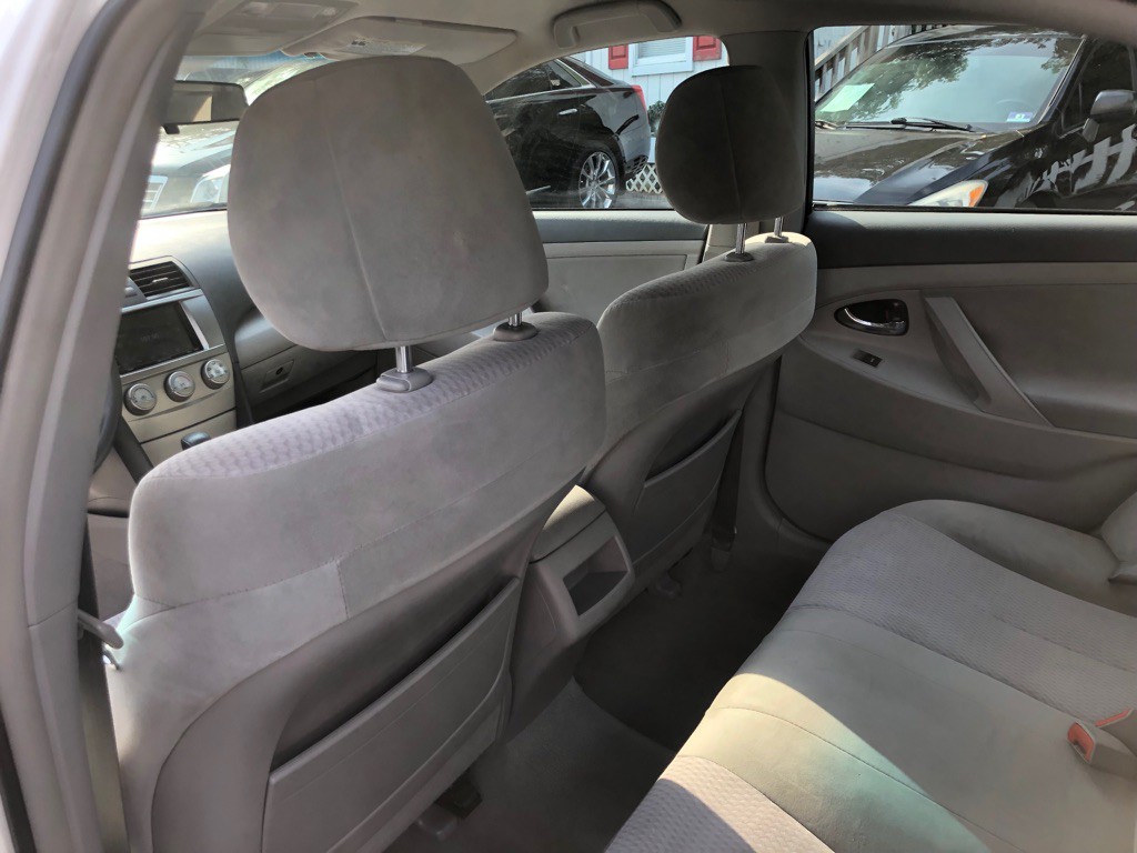 2010 Toyota Camry Image 19