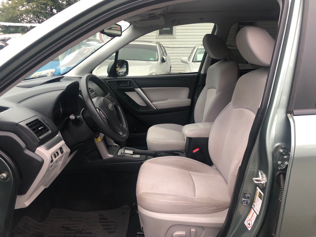 2015 Subaru Forester Image 16