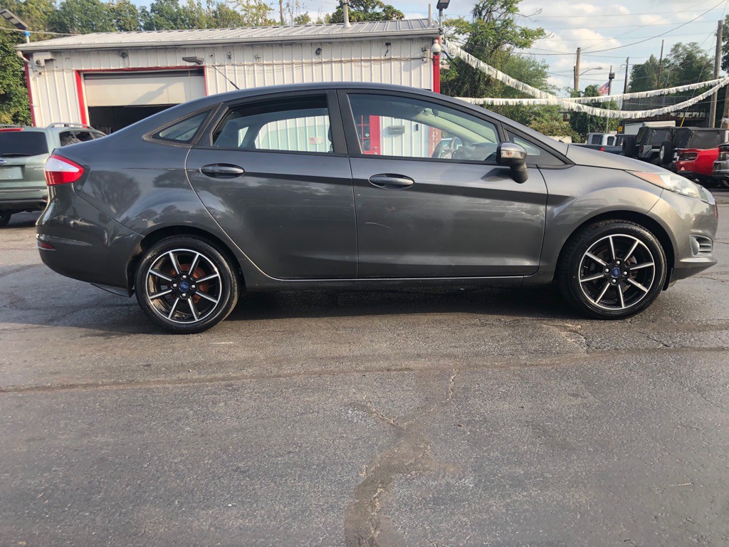2016 Ford Fiesta Image 4