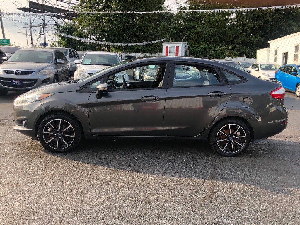2016 Ford Fiesta Image 8