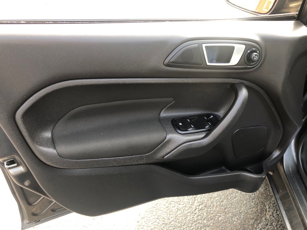 2016 Ford Fiesta Image 18