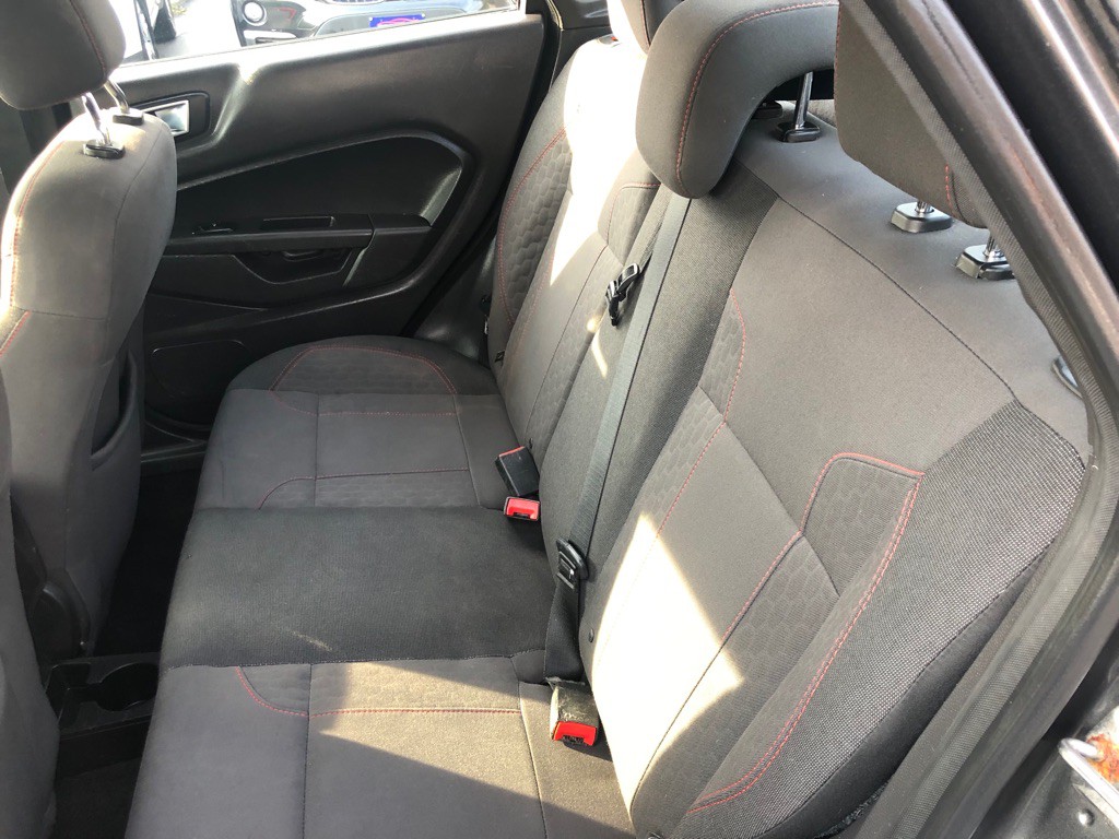 2016 Ford Fiesta Image 21