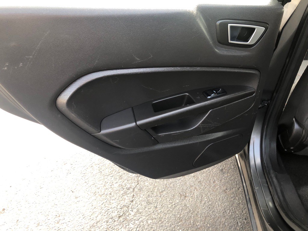 2016 Ford Fiesta Image 23