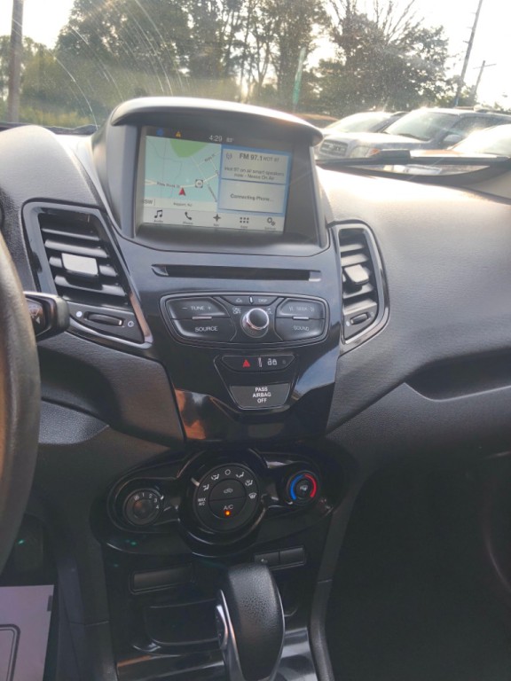 2016 Ford Fiesta Image 25