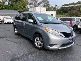 Image for 2012 Toyota Sienna LE ID: 6883125