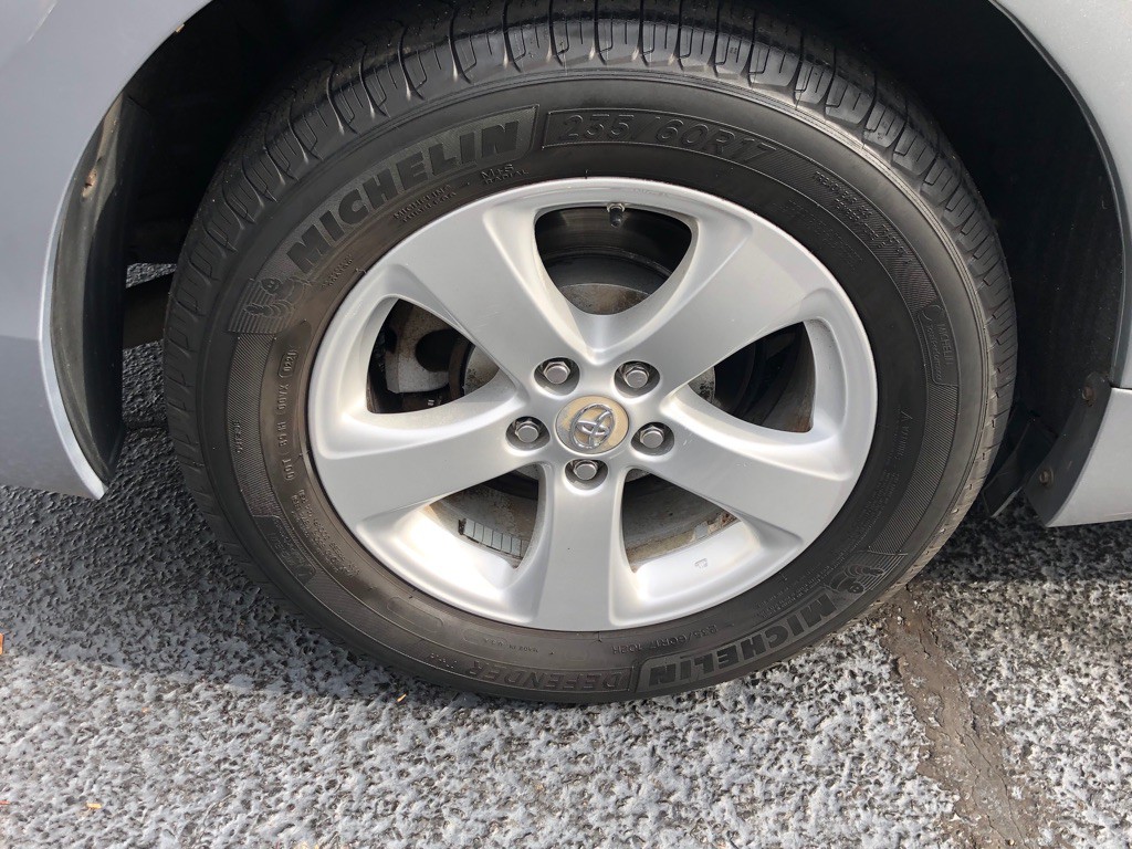 2012 Toyota Sienna Image 14