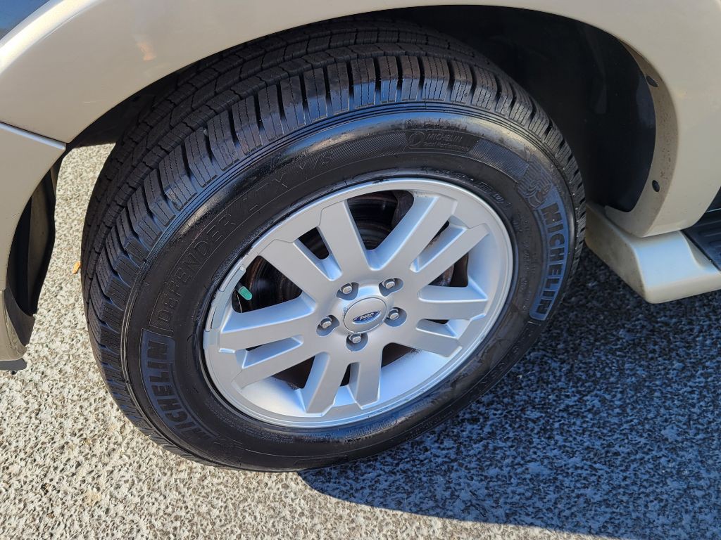 2006 Ford Explorer Image 10