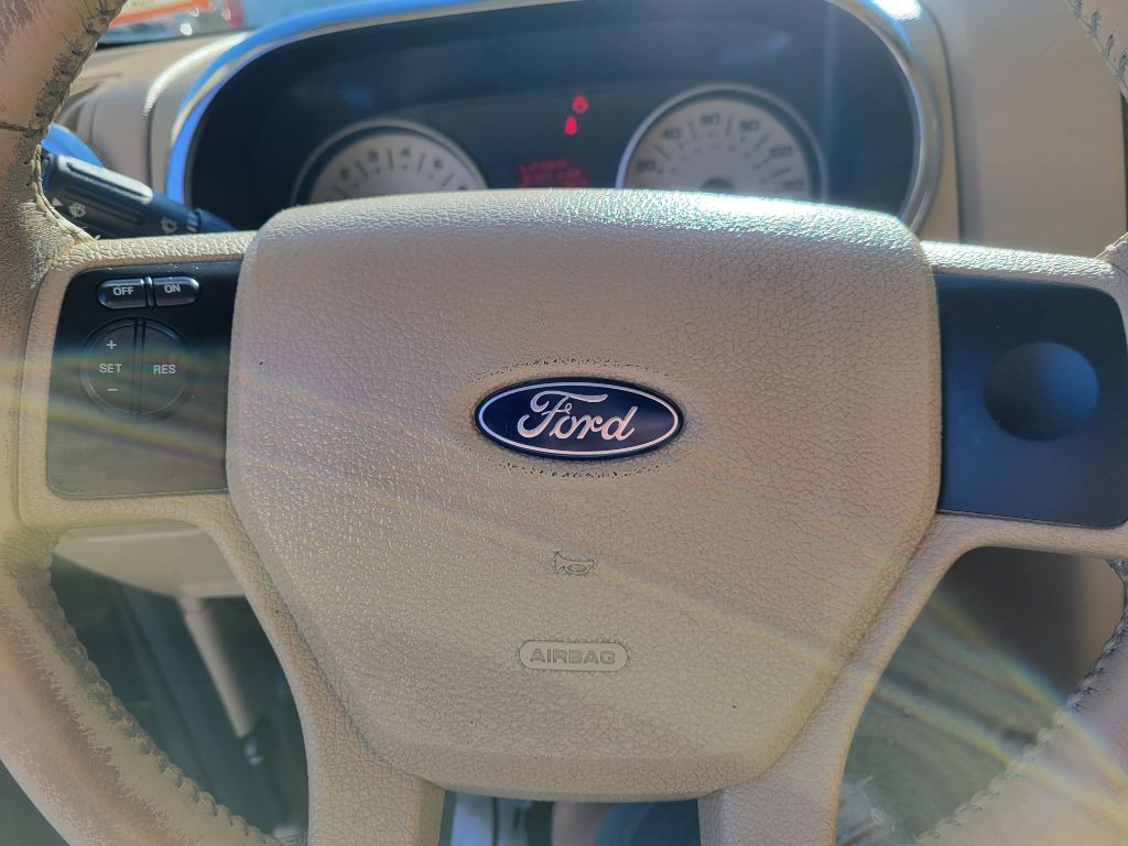 2006 Ford Explorer Image 25