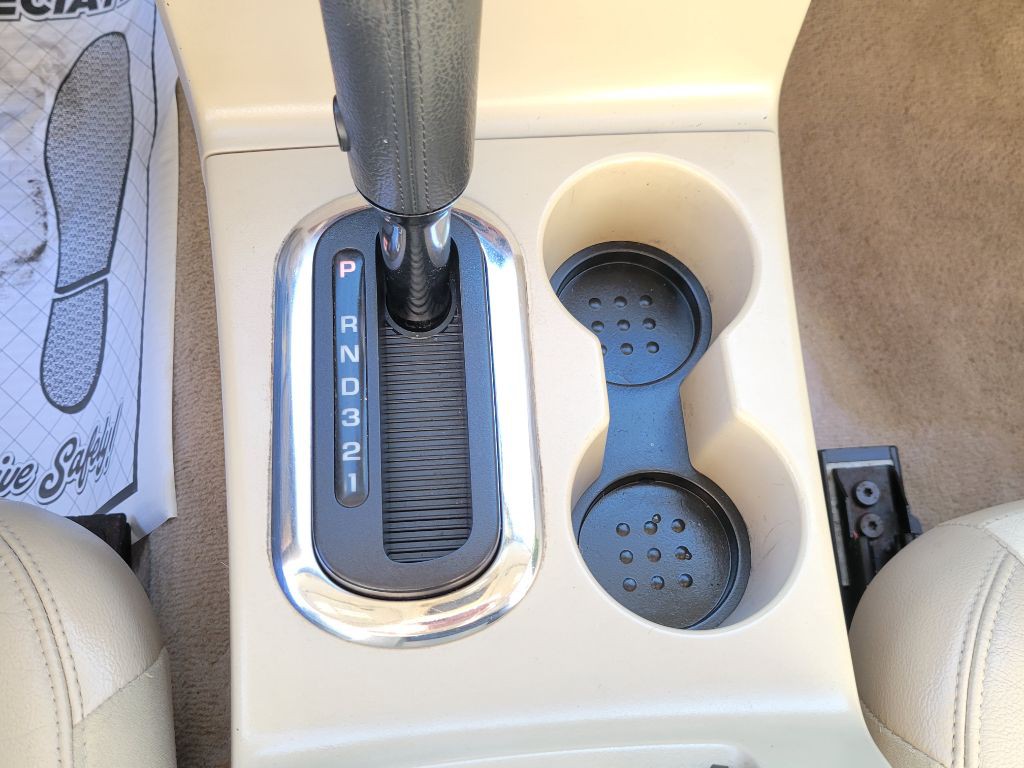 2006 Ford Explorer Image 29