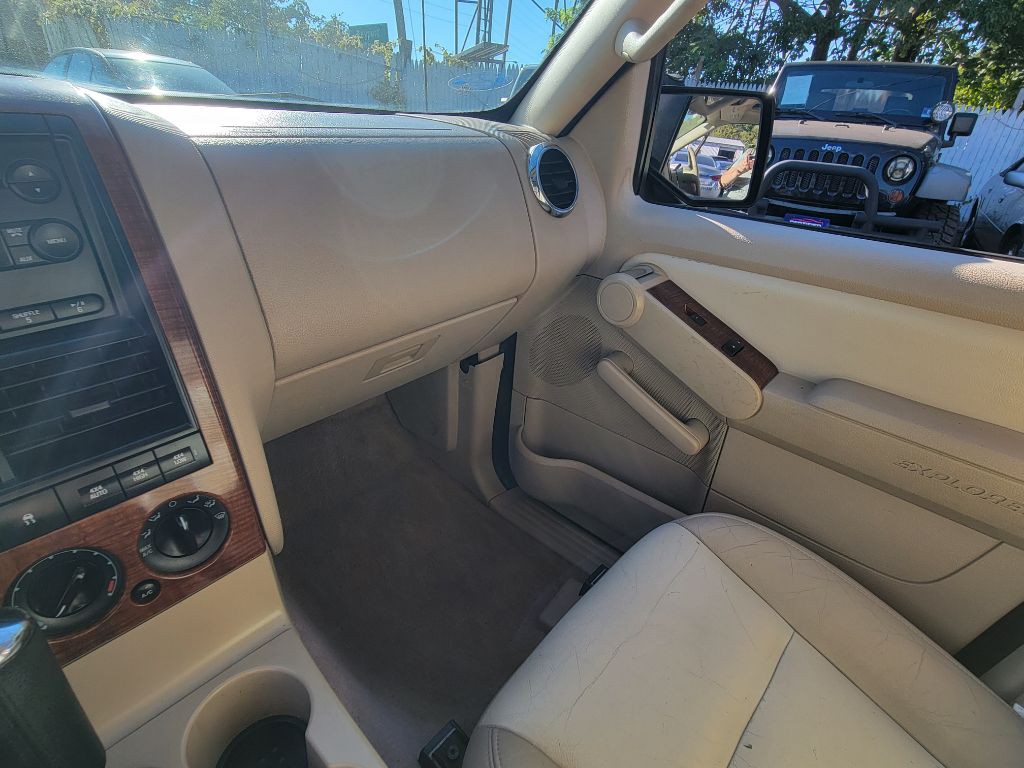 2006 Ford Explorer Image 33