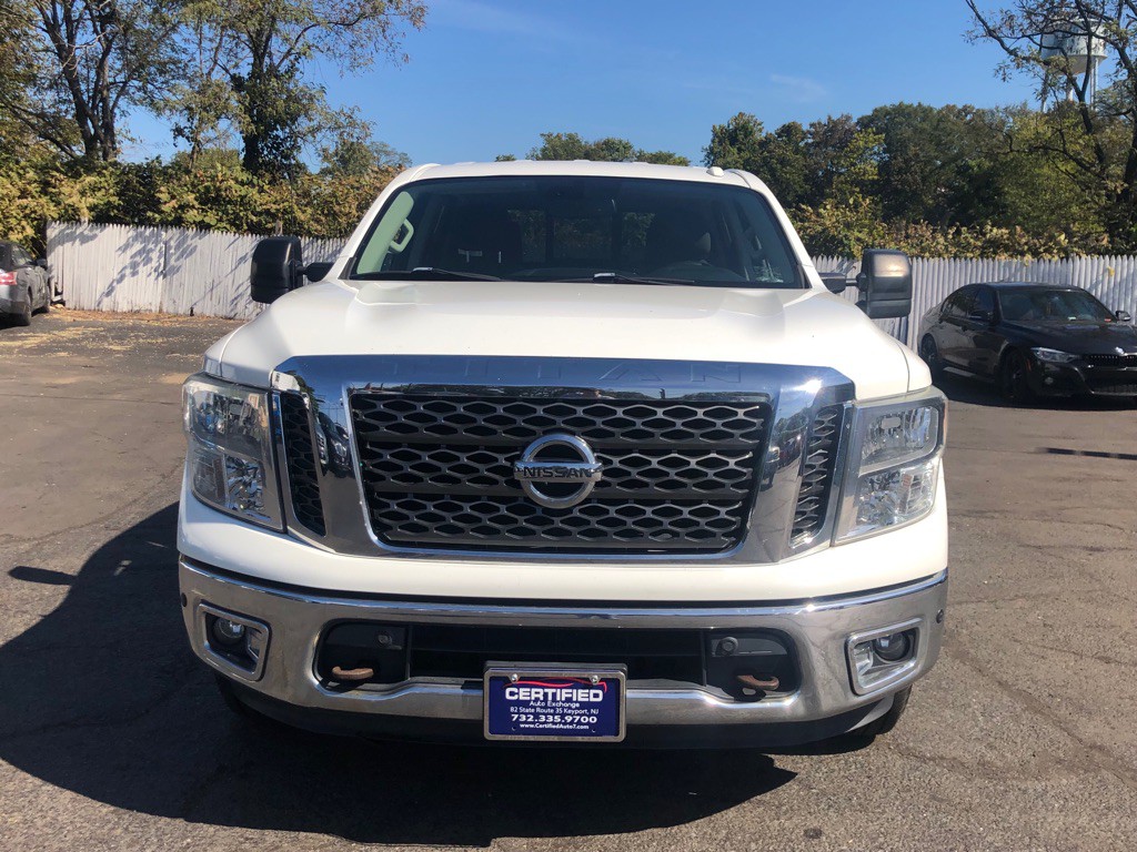 2017 Nissan Titan Image 14