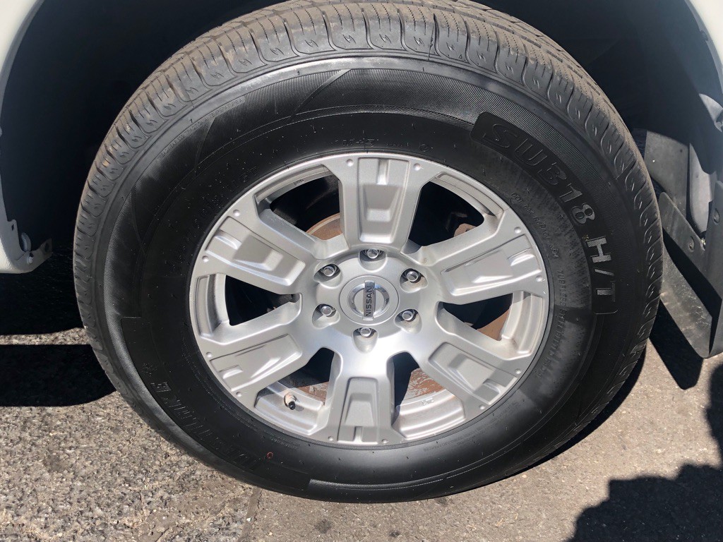 2017 Nissan Titan Image 16