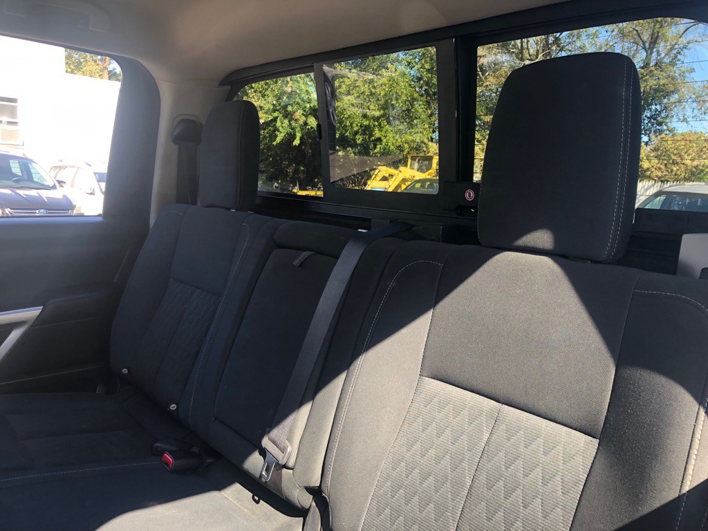 2017 Nissan Titan Image 27