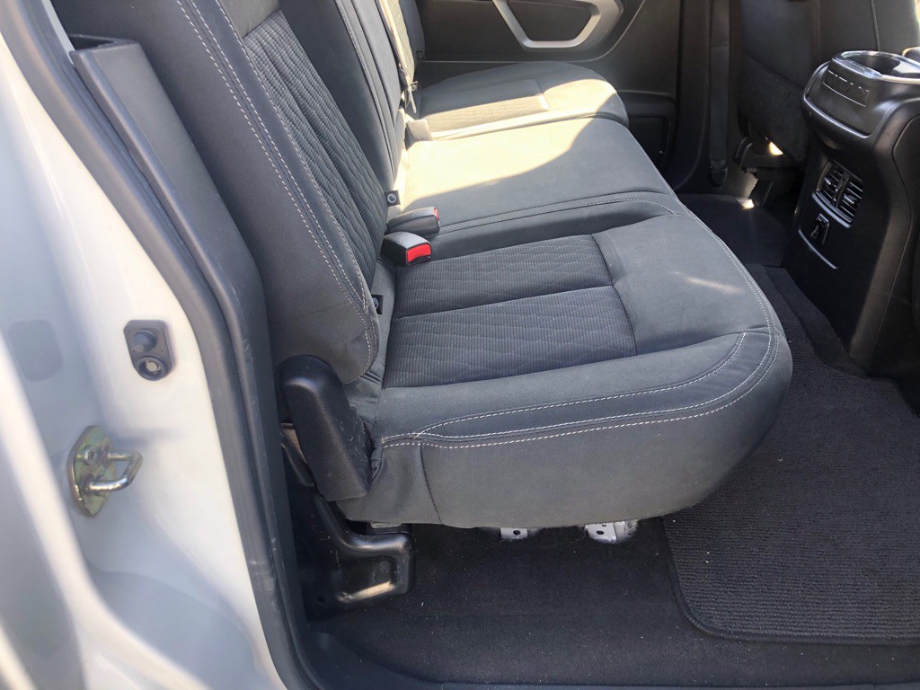 2017 Nissan Titan Image 31