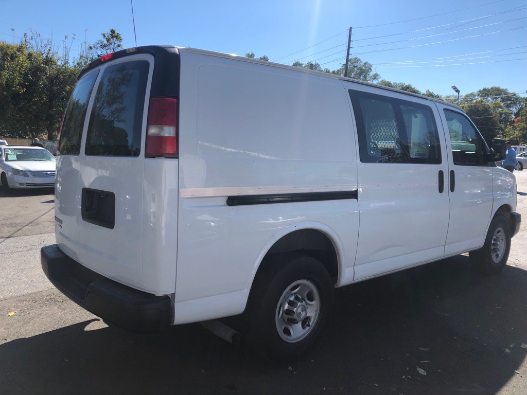 2016 Chevrolet Express Image 4