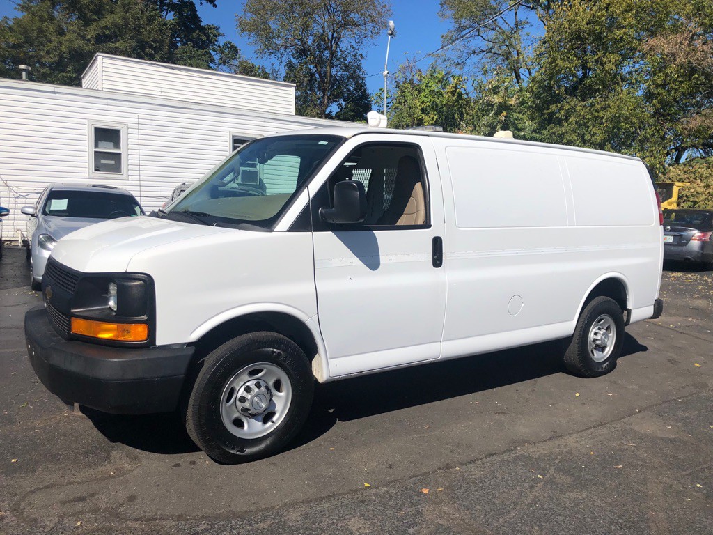 2016 Chevrolet Express Image 9