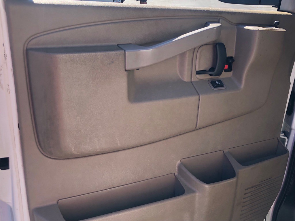 2016 Chevrolet Express Image 14