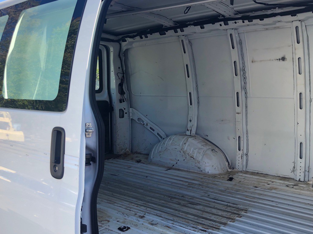 2016 Chevrolet Express Image 15
