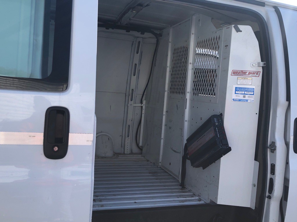 2016 Chevrolet Express Image 18