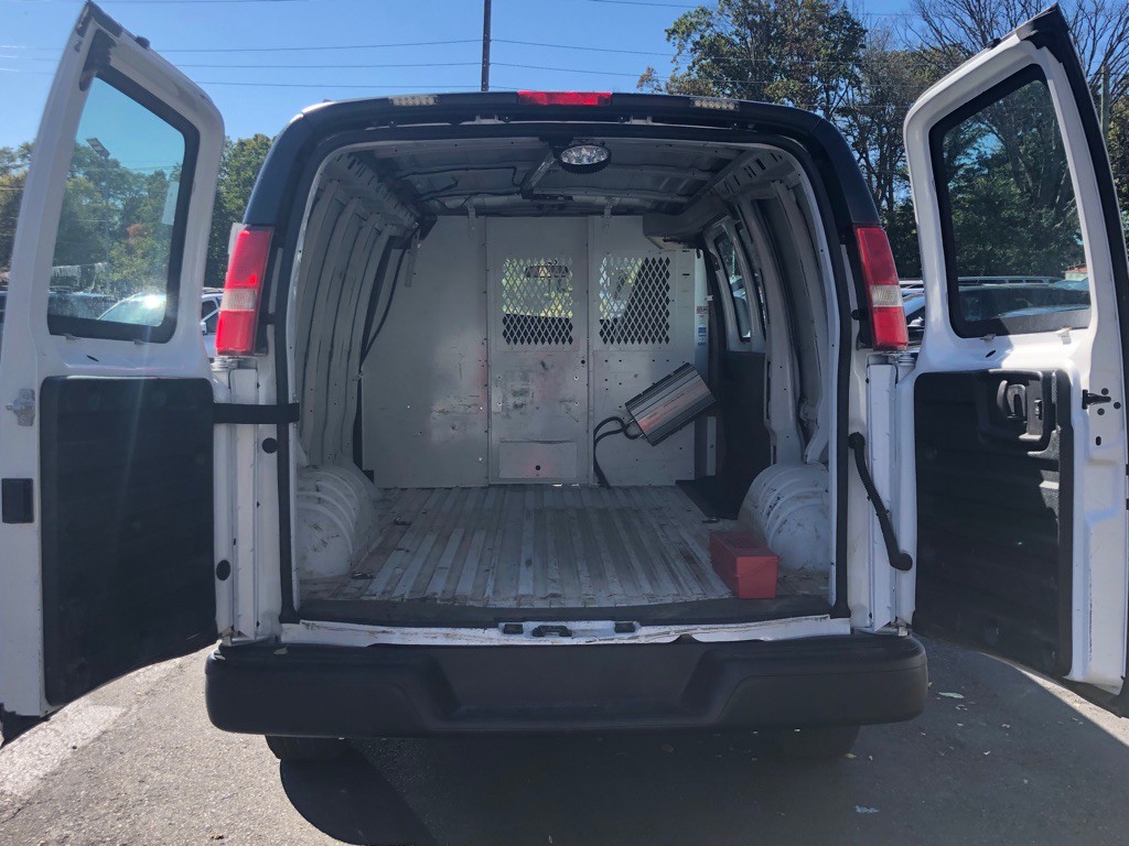 2016 Chevrolet Express Image 19