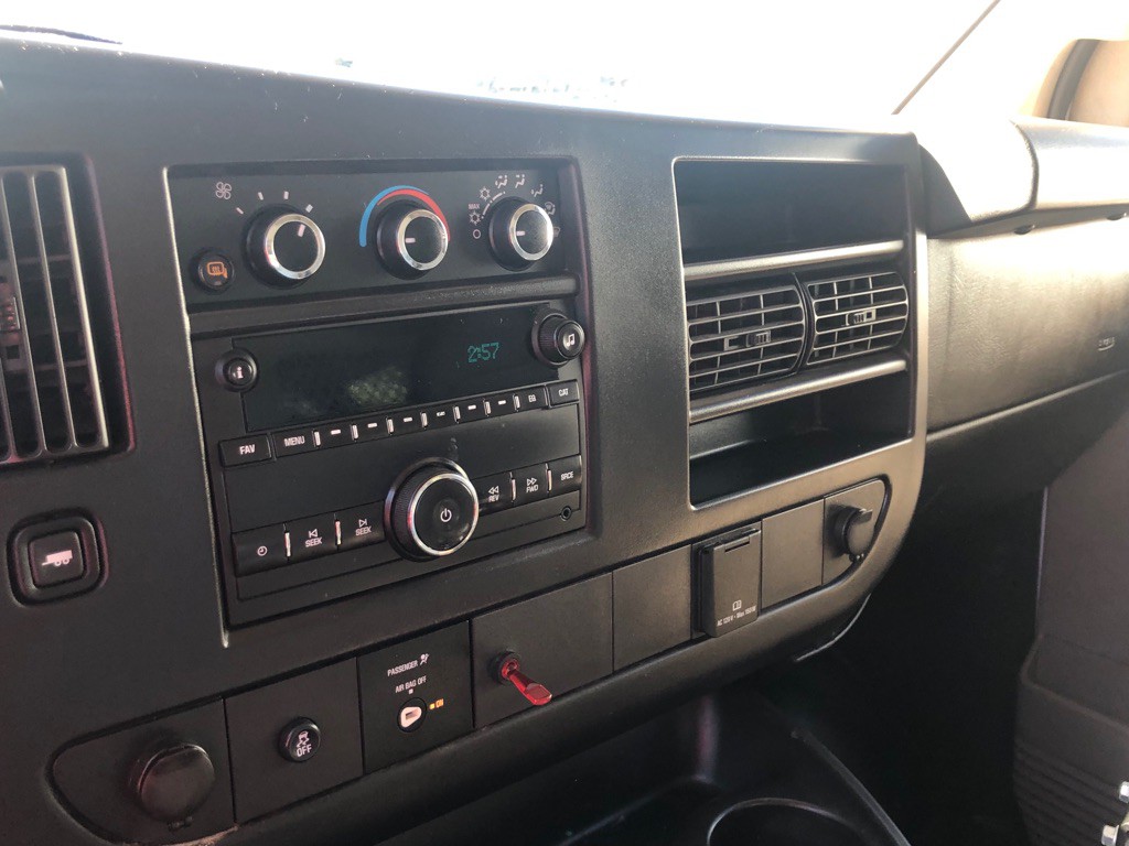 2016 Chevrolet Express Image 20