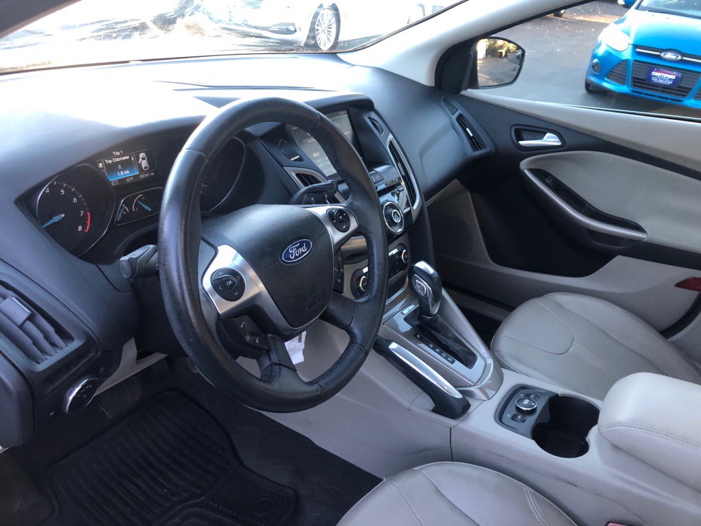 2012 Ford Focus Image 16