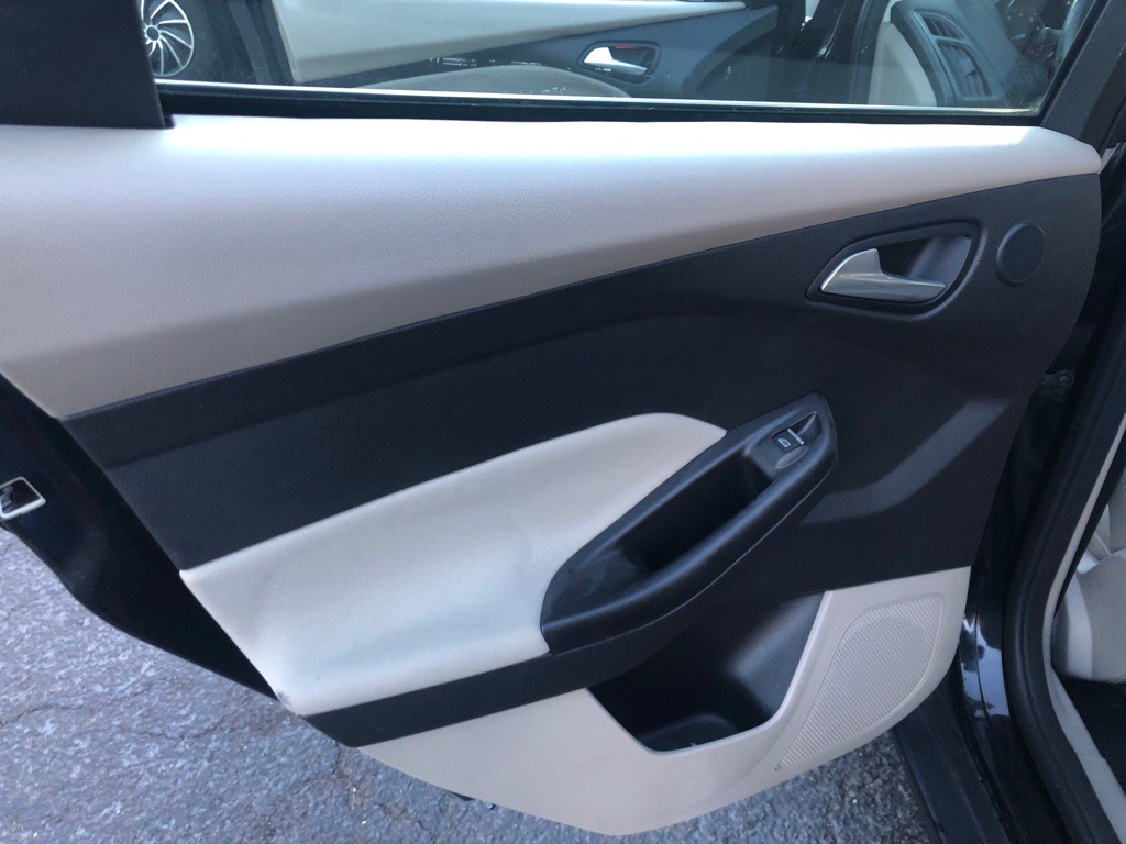 2012 Ford Focus Image 23