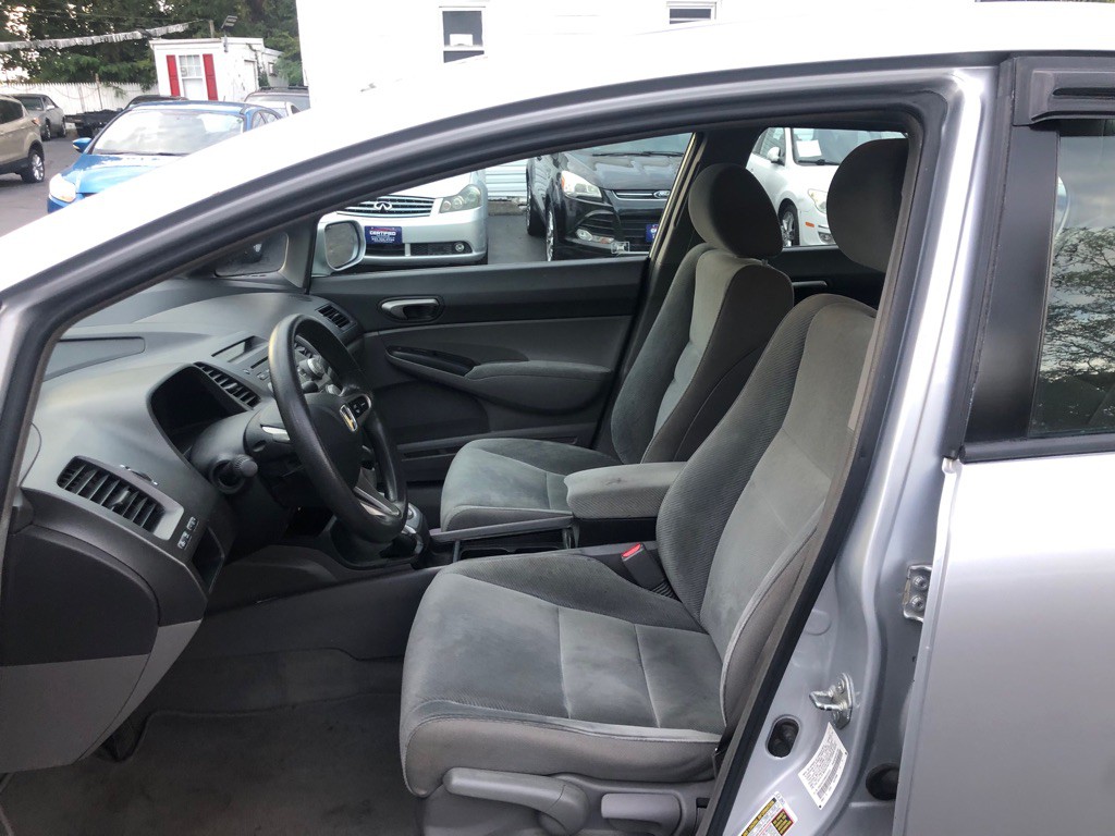 2011 Honda Civic Image 8
