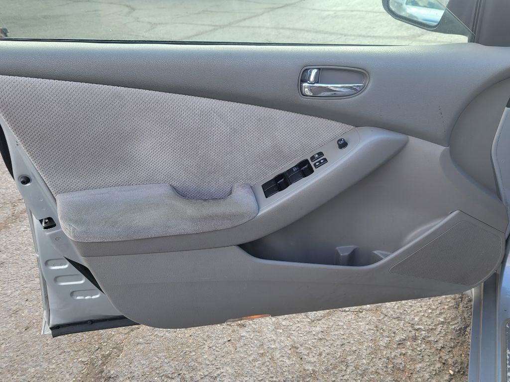 2009 Nissan Altima Image 10