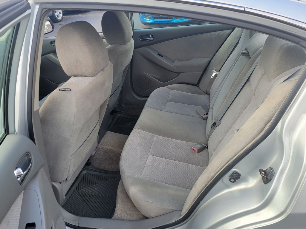 2009 Nissan Altima Image 12